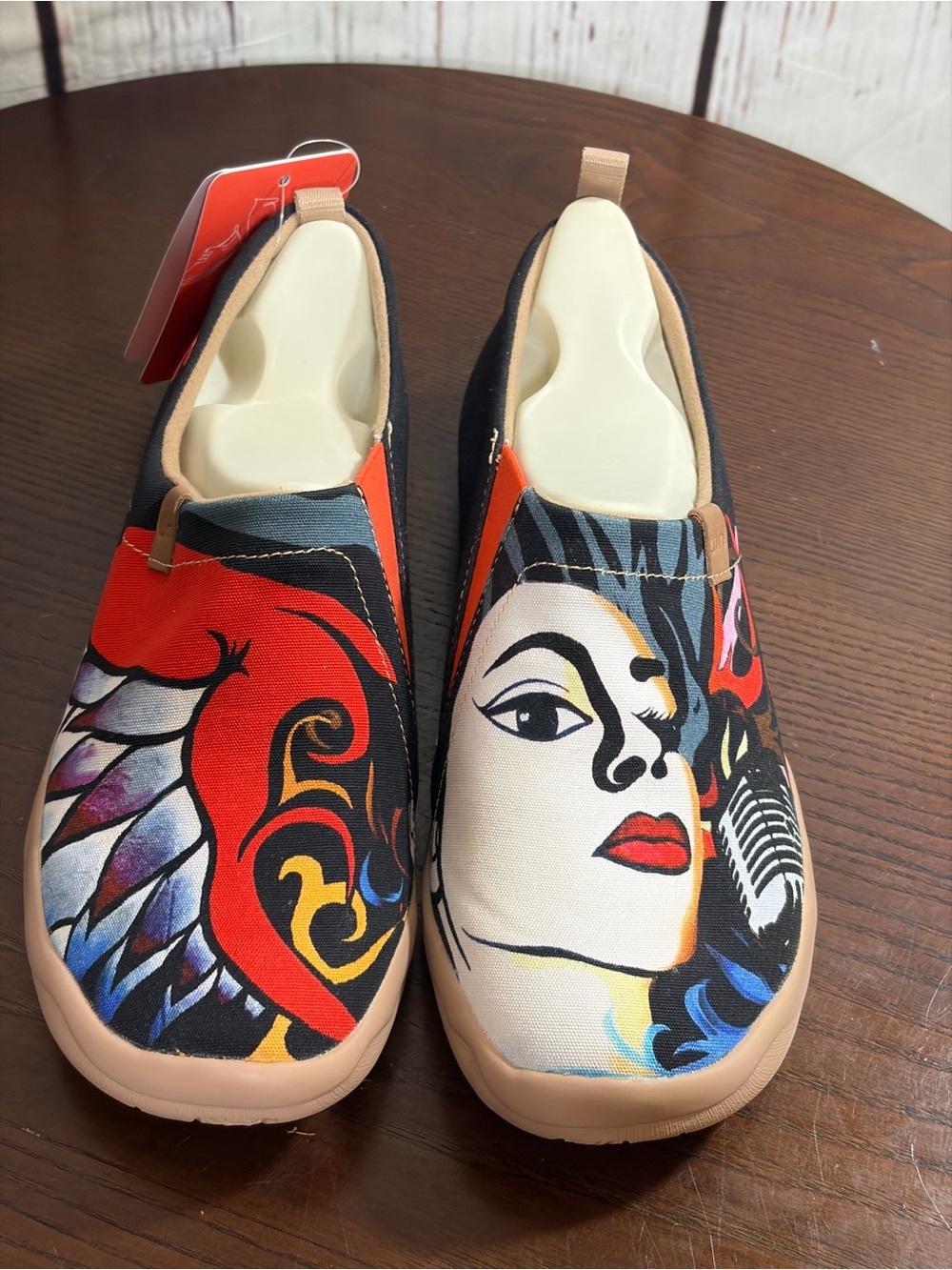 UIN Toledo I Am Singer Artistic Slip-On Women’s Shoes - Red & Multicolor 6.5